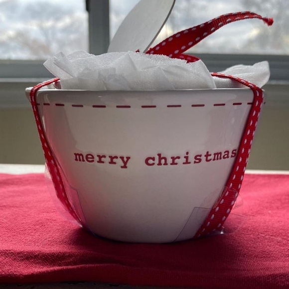 Rae Dunn Other - Rae Dunn Merry Christmas Measuring Cups NWT